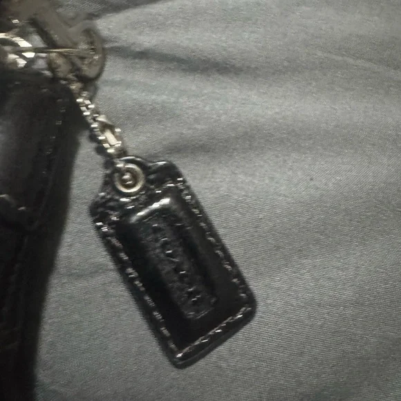 Coach Signature Poppy C  Black Wristlet….EUC - Picture 4 of 7